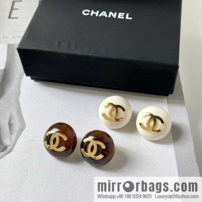 New ☑️ CHANEL Chanel c1 round double c stud earrings