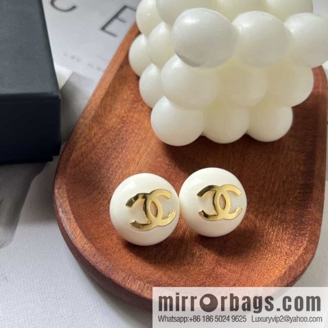New ☑️ Chanel c1 round double c stud earrings - Image 2