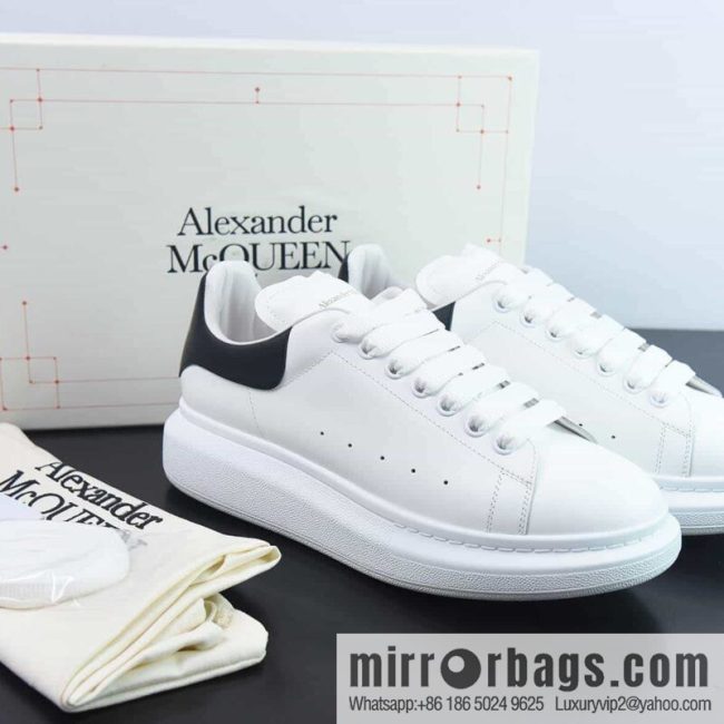 Alexander McQueen/Alexander McQueen, white shoes with thick soles