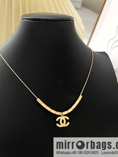 New ☑️ CHANEL Chanel gold double c square necklace