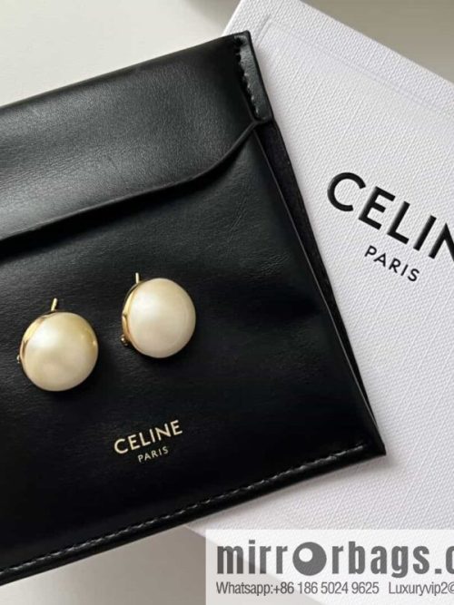 New Celine round pearl stud earrings