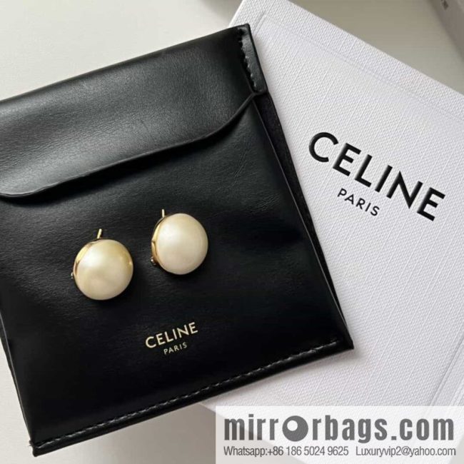 New Celine round pearl stud earrings