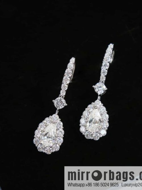 GRAFF Droplet-shaped full diamond earrings