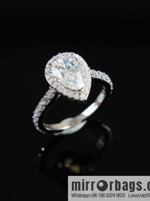 GRAFF Droplet-shaped full diamond ring