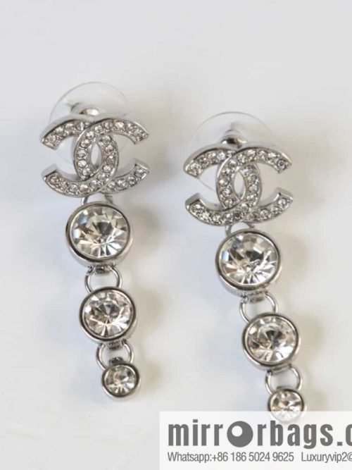 New ☑️ CHANEL Chanel C4 double c round diamond stud earrings