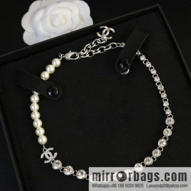 New ☑️ CHANEL Chanel double c half pearl half diamond necklace
