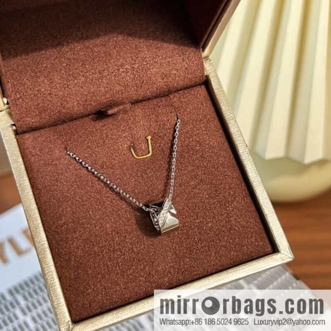Chaumet Paris Liens Evidence Ring Cylinder necklace - Image 2