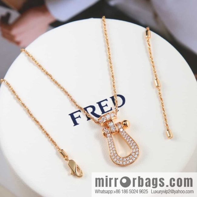 Fred horseshoe necklace - Image 2