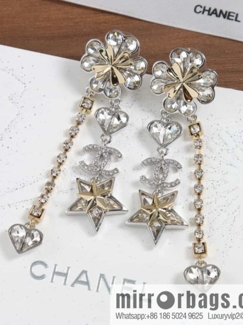 New ☑️ CHANEL Chanel C4 double c full diamond four-leaf clover five-pointed star earrings