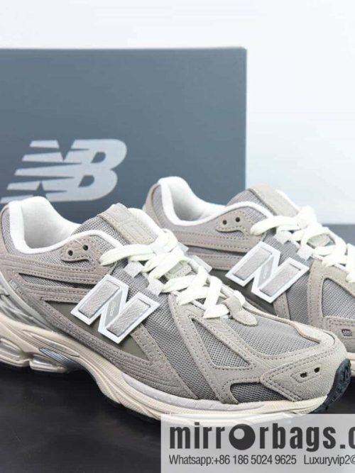 New Balance M1906RL Vintage running shoes/light brown gray