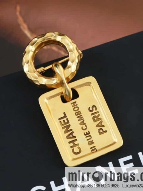 New ☑️ Chanel medieval series gold brand letter brooch