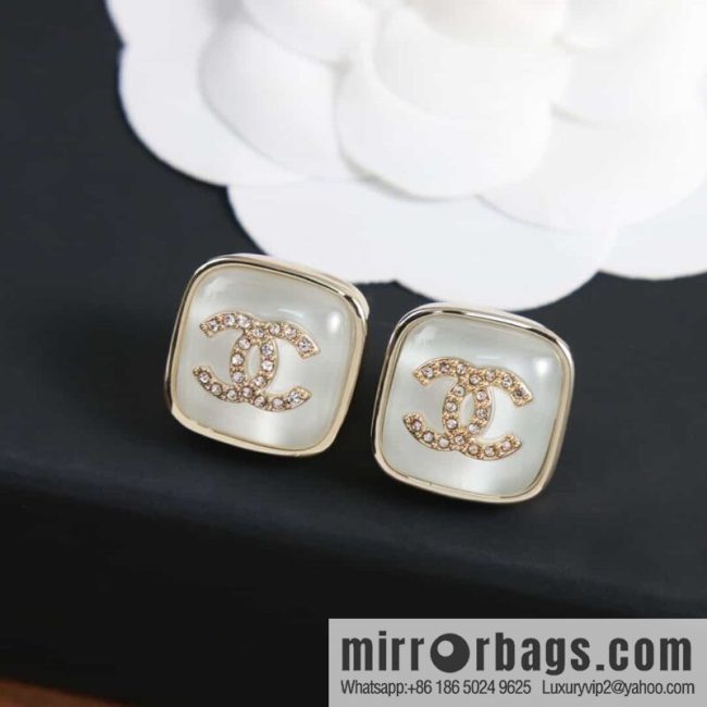 [Single price] New CHANEL Chanel c1 double c square pink blue purple white stud earrings - Image 3