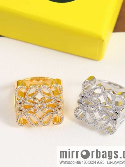 LOEWE Diamond mooncake ring