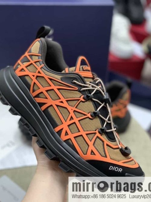 Dior Dior makes new men\'s B31 sports and leisure shoes with khaki mesh fabric