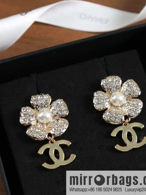New ☑️ CHANEL Chanel C2 double c full diamond flower pot stud earrings