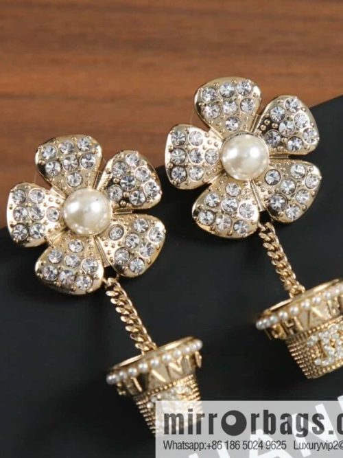 New ☑️ CHANEL Chanel C1 double c full diamond flower pot stud earrings