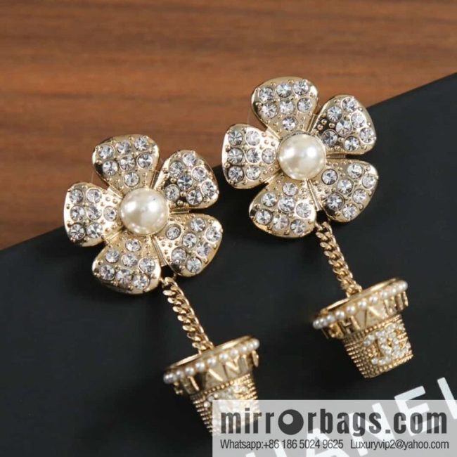 New ☑️ CHANEL Chanel C1 double c full diamond flower pot stud earrings