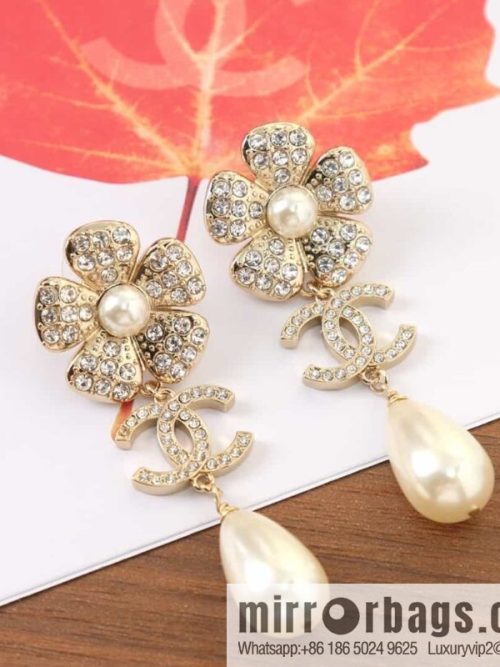 New ☑️ Chanel c3 full diamond double c flower pearl stud earrings
