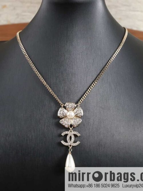 New ☑️ Chanel Full Diamond Double C Flower Pearl Necklace
