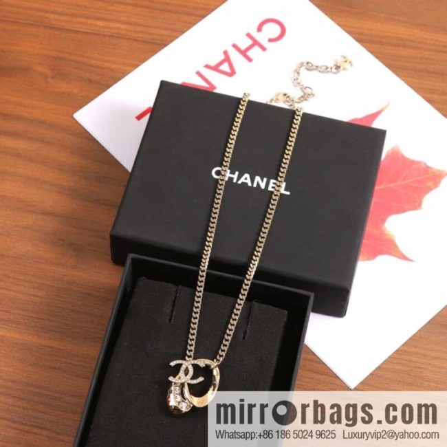 New ☑️ CHANEL Chanel double c gold oval cut-out necklace