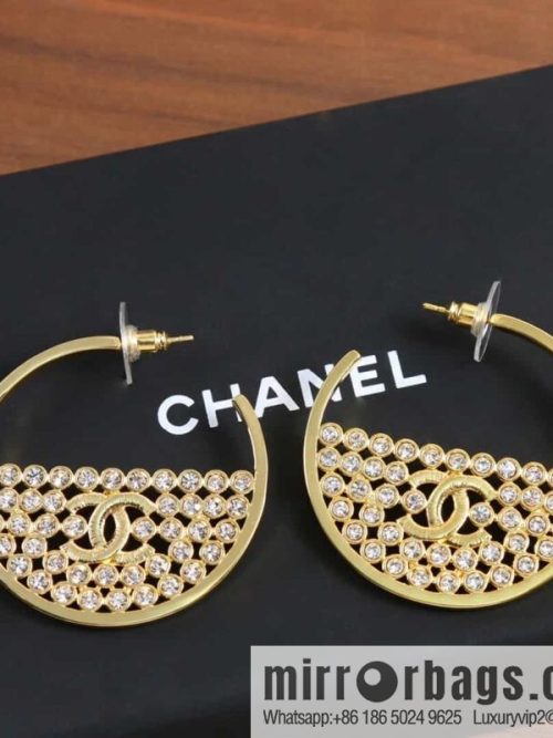 New ☑️ CHANEL Chanel c1 gold double c semi-round half-diamond stud earrings