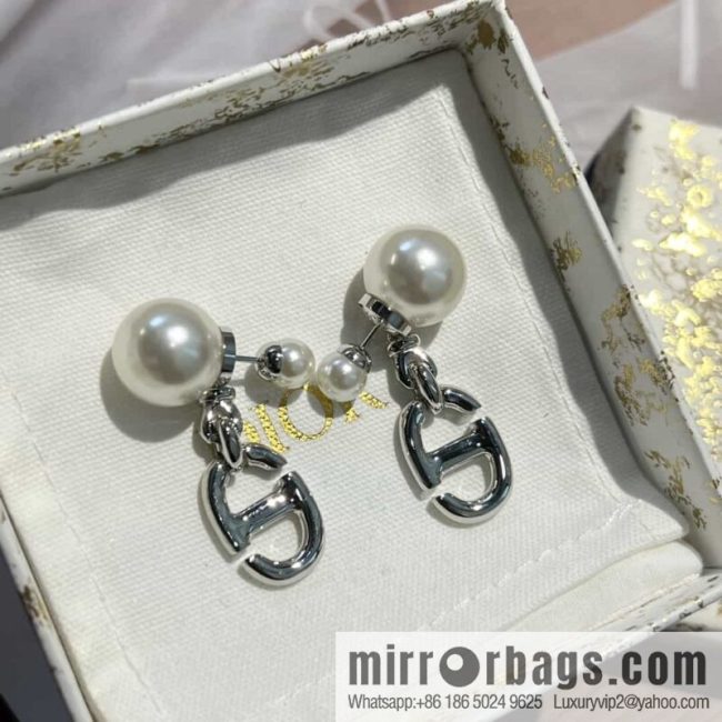 New ☑️ DIOR Dior size pearl silver CD stud earrings