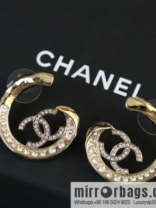 New ☑️ CHANEL Chanel C1 double c semi-round stud earrings