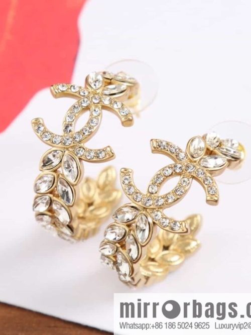 New ☑️ CHANEL Chanel c1 double c semi-round wheat ear horse eye diamond earrings
