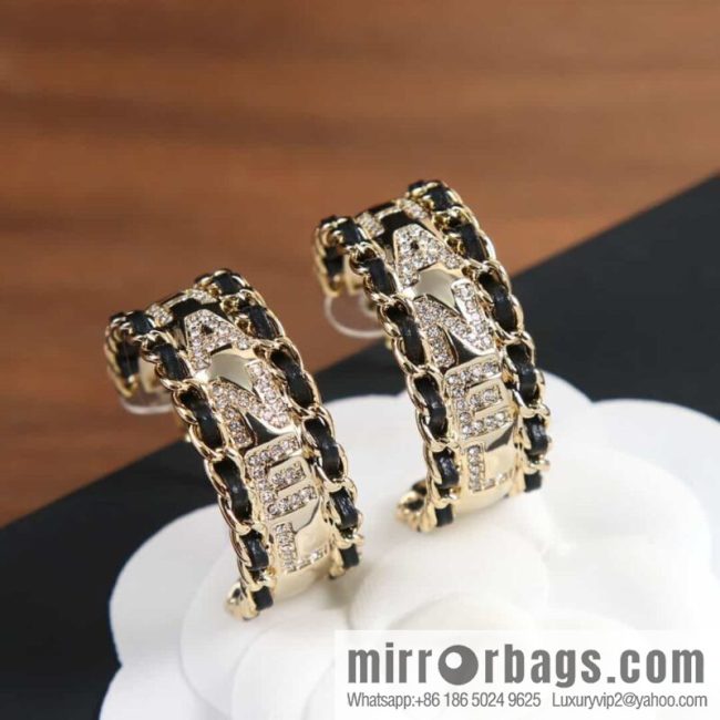 New ☑️ CHANEL Chanel c1 double c semi-round black leather rope full of diamond letter stud earrings