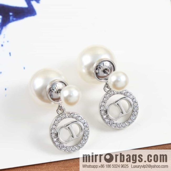 New ☑️ DIOR Dior size pearl silver CD stud earrings