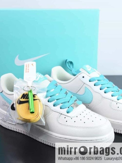 Tiffany & Co. x Nk Air Force 1 \'07 Low SP \"Friends and Family\" Tiffany & Co. joint model, Air Force No. 1 low-top casual board shoes, item number: DZ1382-211