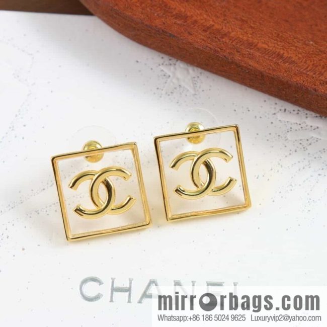 New ☑️ Chanel c1 double c square acrylic stud earrings