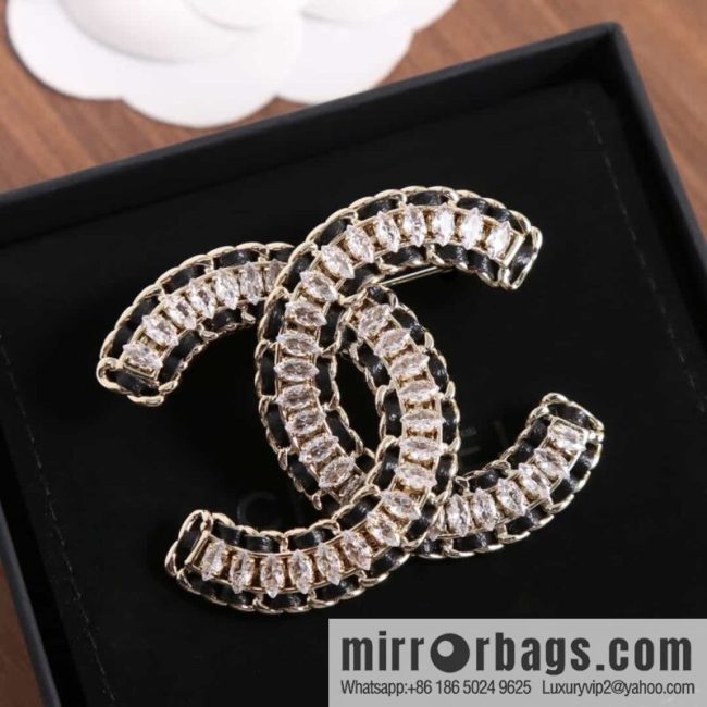 New ☑️ Chanel Double C Horse Eye Diamond Black Leather Rope Brooch