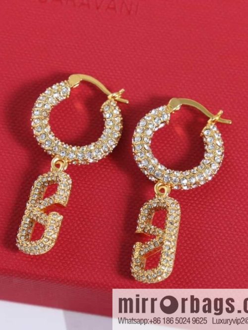 New ☑️ Valentino full diamond earrings