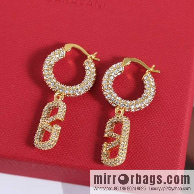 New ☑️ Valentino full diamond earrings