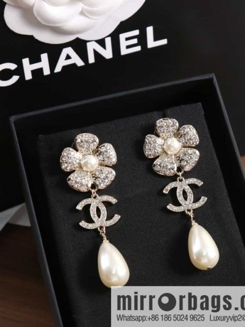 New ☑️ Chanel c3 full diamond double c flower pearl stud earrings
