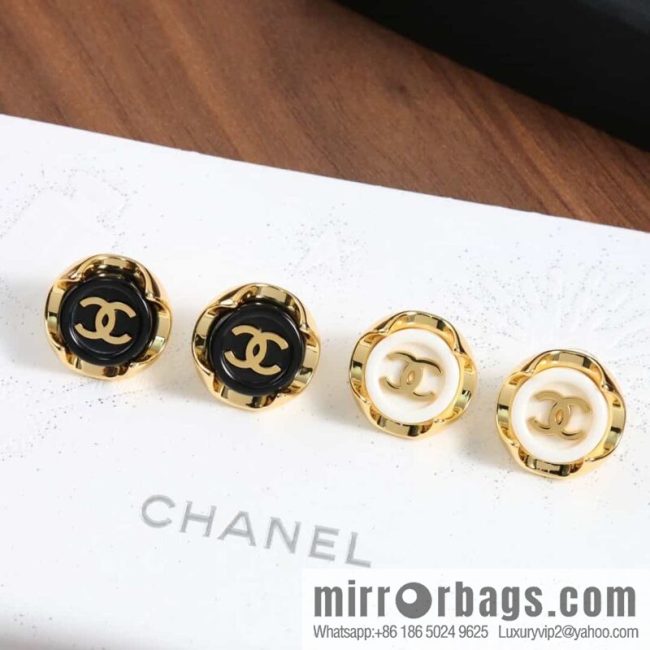New ☑️ chanel c1 double c round stud earrings