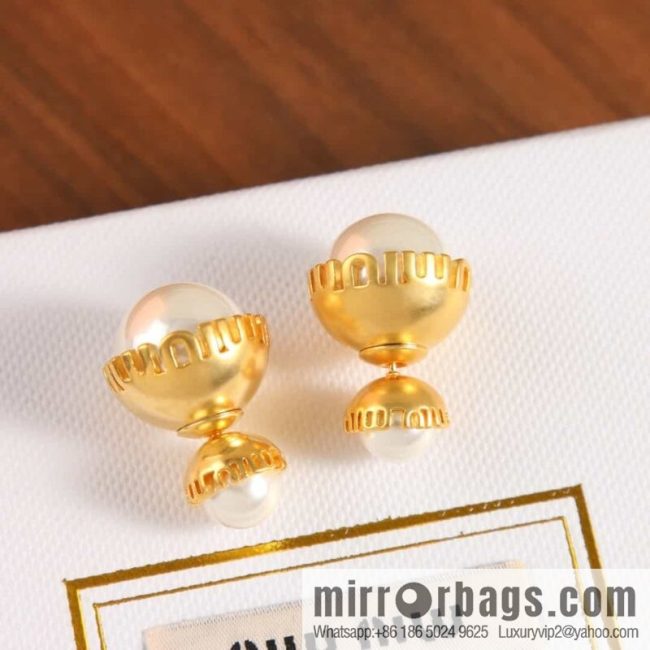 MIU MIU Miu Miu size pearl stud earrings - Image 3