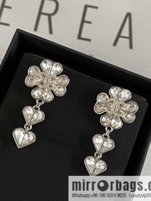 New ☑️ CHANEL Chanel c3 double c full diamond peach heart love stud earrings