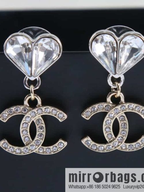 New ☑️ CHANEL Chanel c2 double c full diamond peach heart love stud earrings