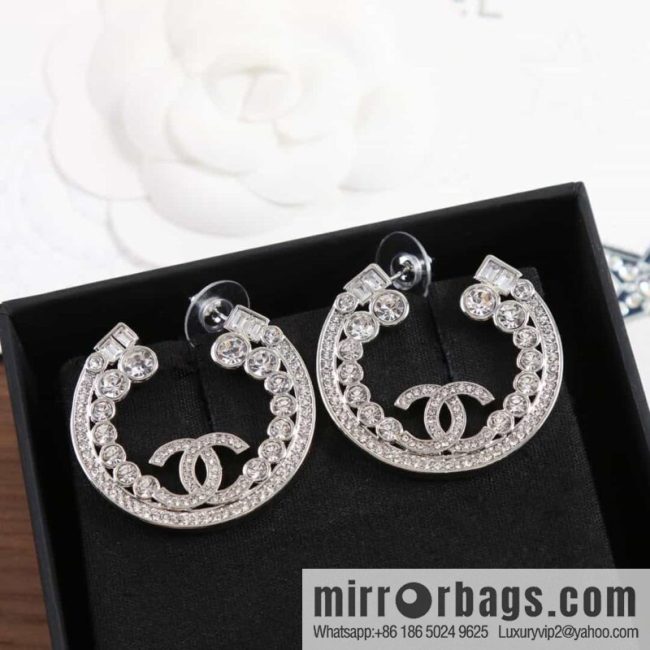 New ☑️ chanel c1 double c semi round full diamond stud earrings
