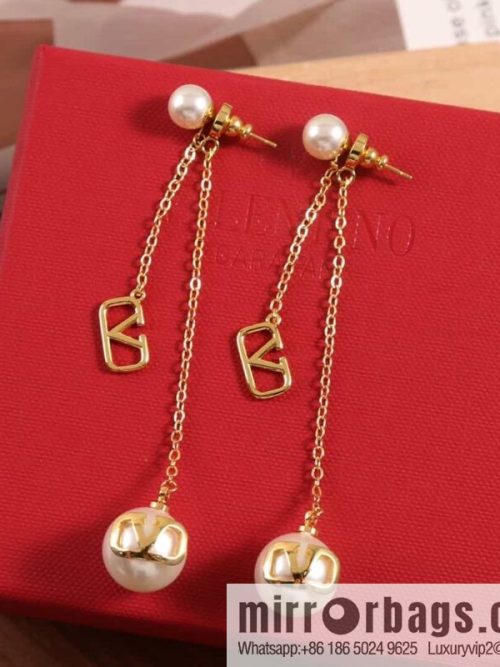 New ☑️ Valentino tassel pearl earrings