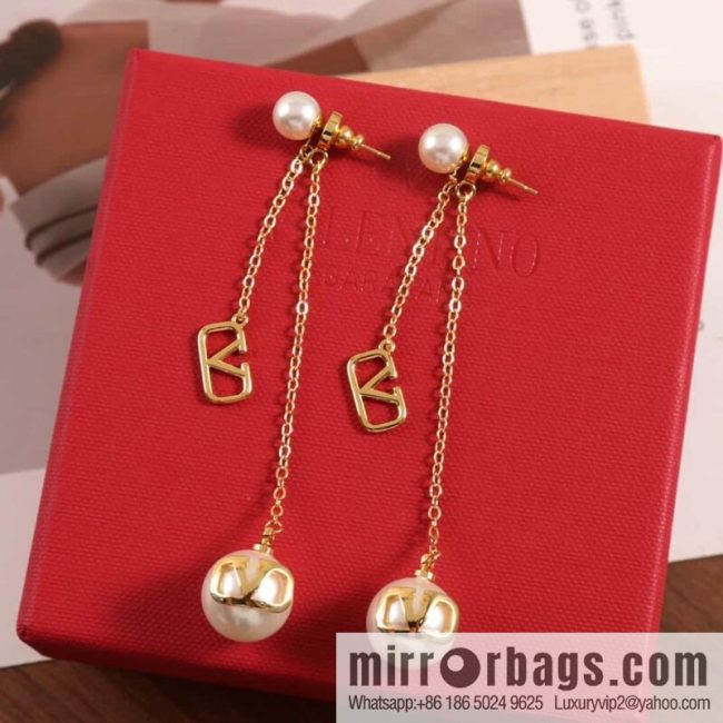 New ☑️ Valentino tassel pearl earrings