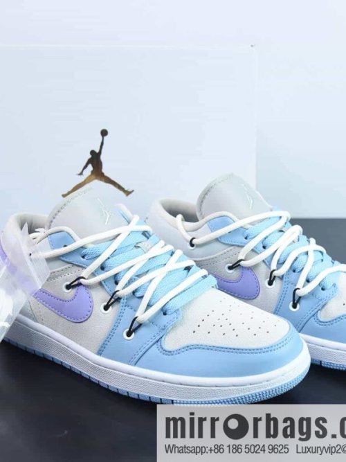 Air Jordan 1 Low AJ1 Jordan 1st generation low-top basketball shoes/college blue, gray blue, strap model, item number: DC0774-050
