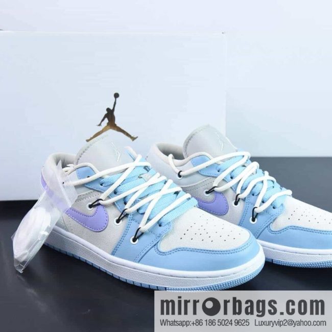 Air Jordan 1 Low AJ1 Jordan 1st generation low-top basketball shoes/college blue, gray blue, strap model, item number: DC0774-050