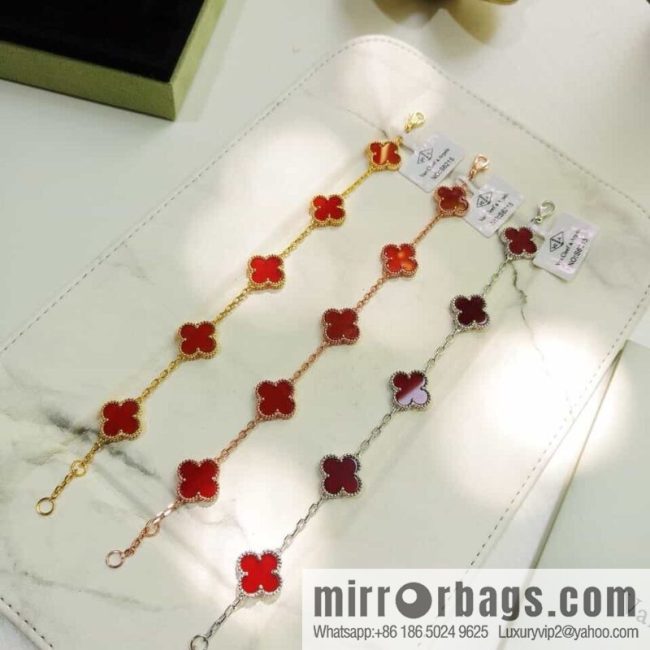 Van Cleef & Arpels Classic Four-Leaf Clover Five-Flower Bracelet