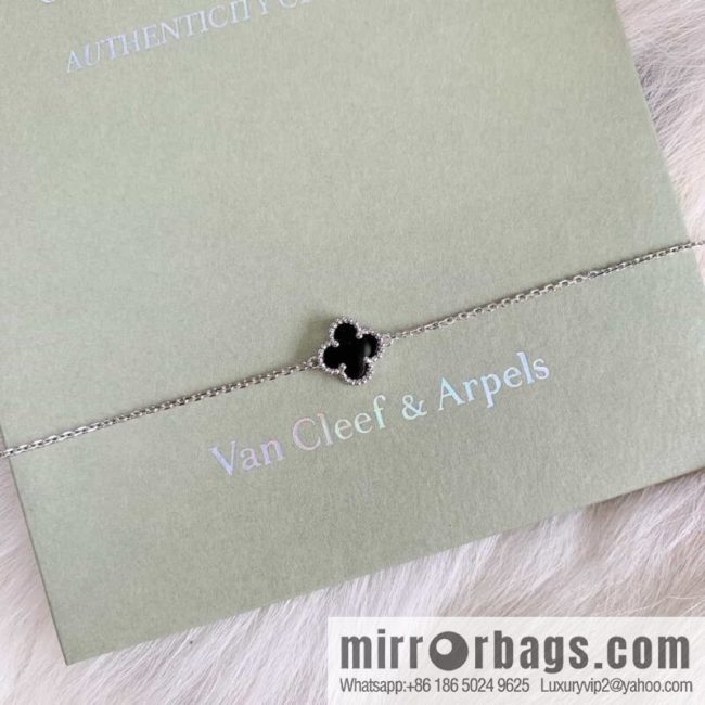 Van Cleef & Arpels Mini Four-Leaf Clover Bracelet - Image 3