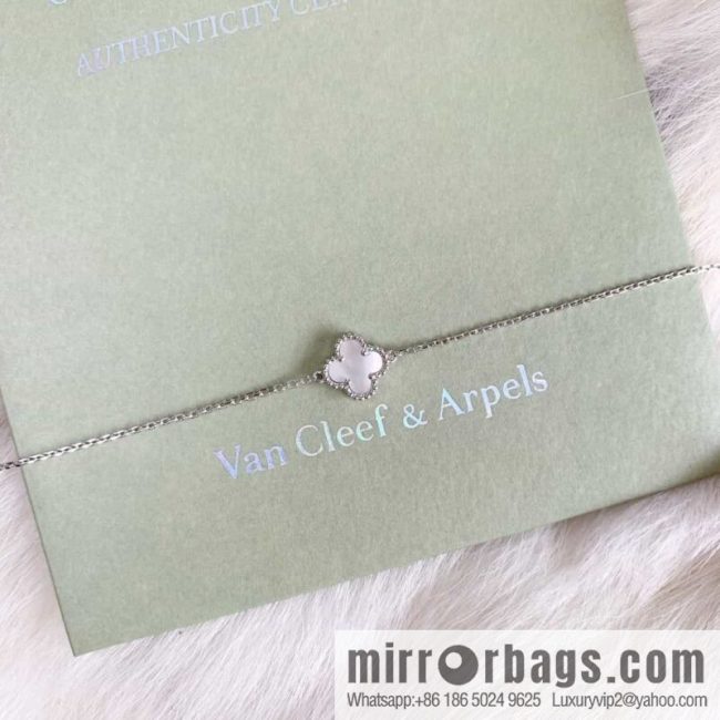 Van Cleef & Arpels Mini Four-Leaf Clover Bracelet - Image 5