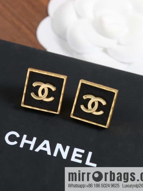 New ☑️ Chanel c1 double c square black leather earrings