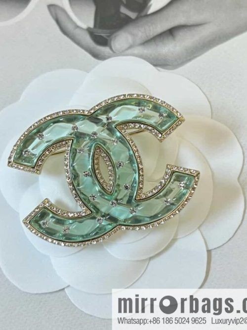 New ☑️ Chanel double c green acrylic brooch with diamond